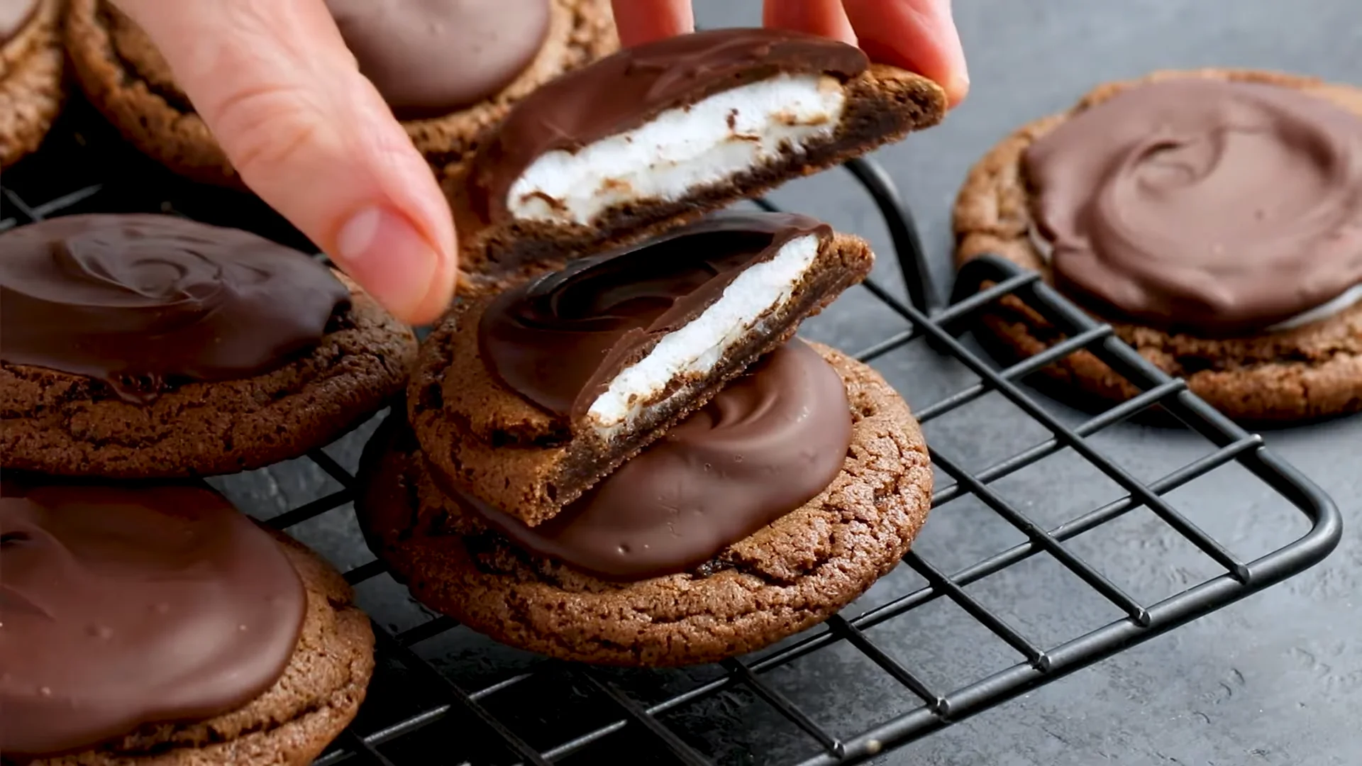 Marshmallow Hot Cocoa Cookies Surprise - So Good
