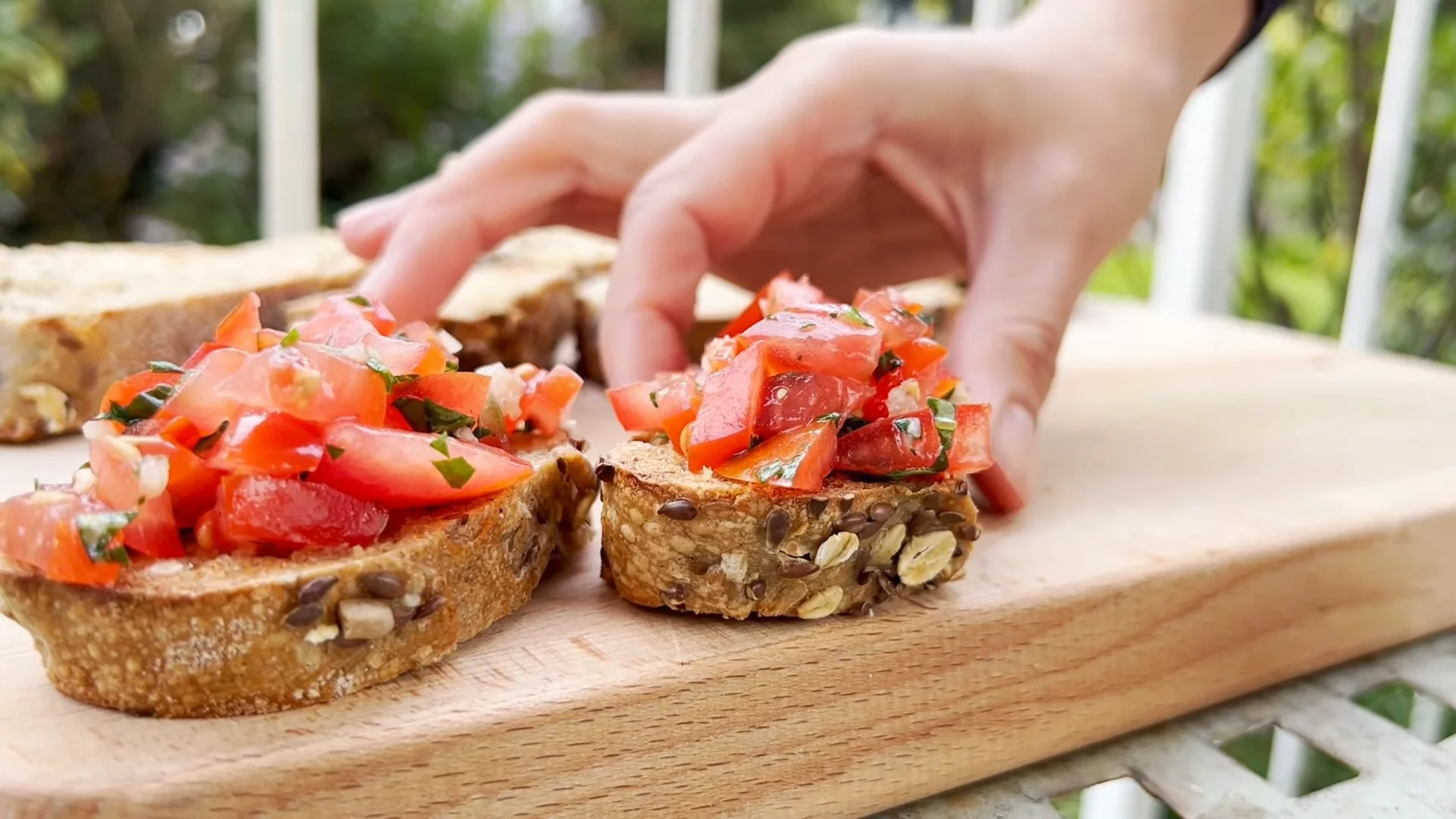 Bruschetta Dip-Easy Flavorful Appetizer for Parties