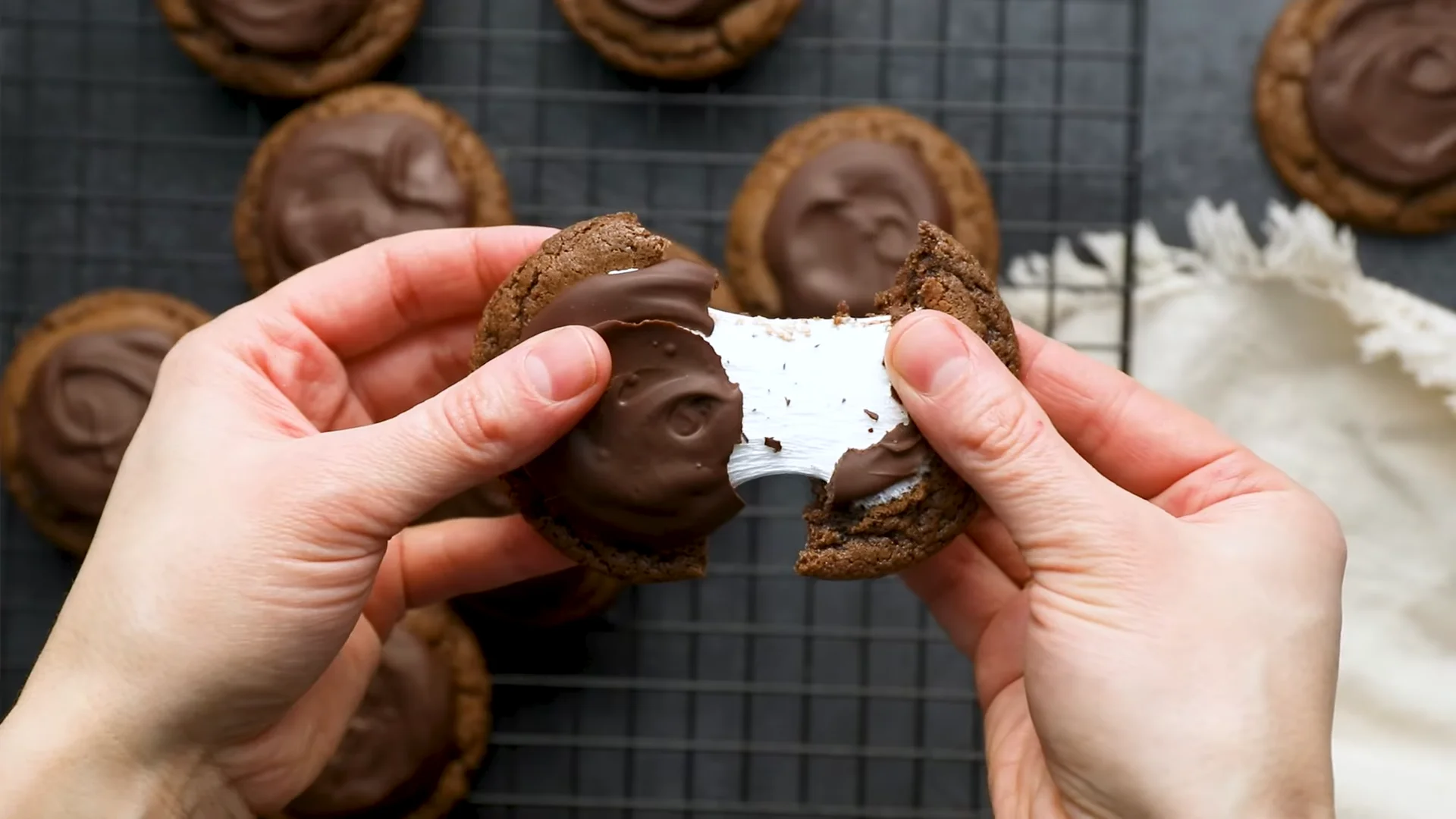 Marshmallow Hot Cocoa Cookies Surprise - So Good