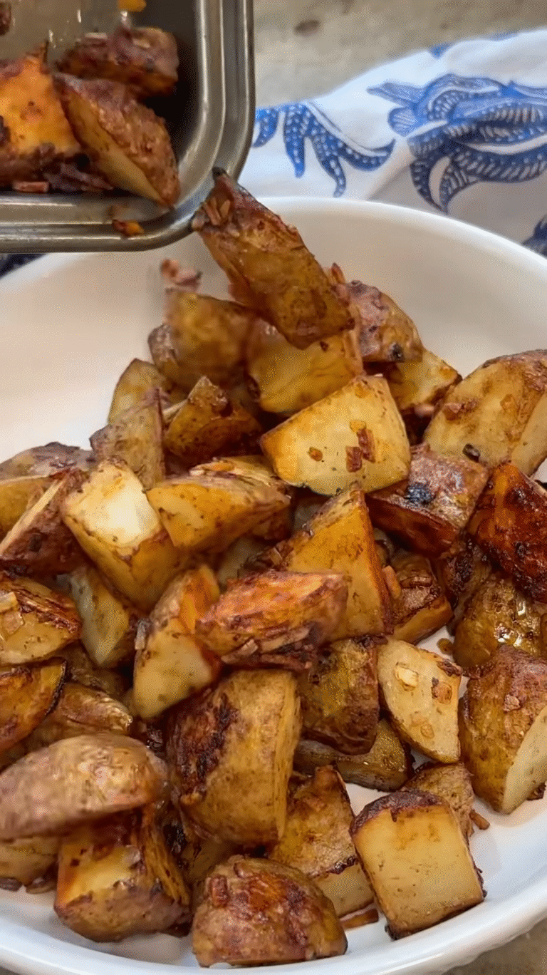 🥔🧅 Savory Slow Cooker Lipton Onion Potatoes: A Flavorful Side Dish Made Easy
