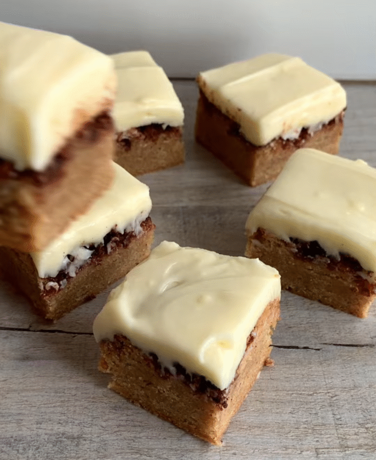 Cinnamon Roll Bliss Bars: Your Cozy Dessert Delight!