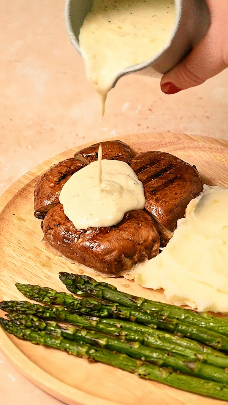 🧄🧀 Creamy Garlic Parmesan Chicken Recipe: Rich Flavor