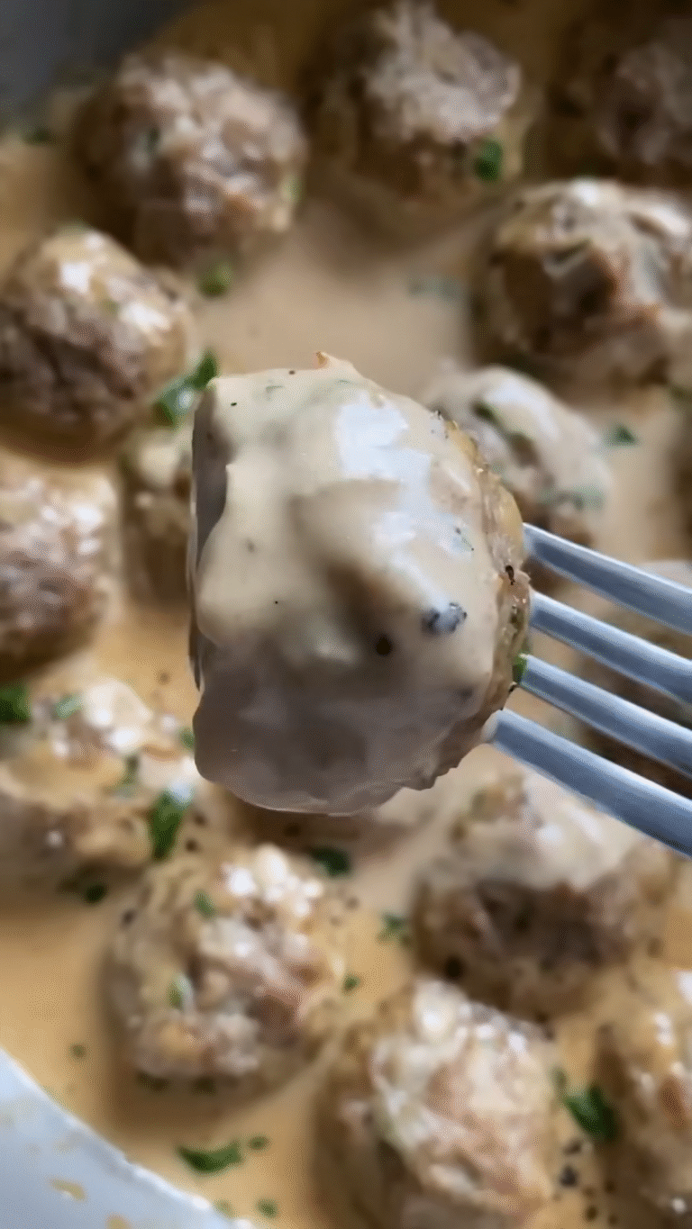 🍽️ Tasty Slow Cooker Salisbury Meatballs