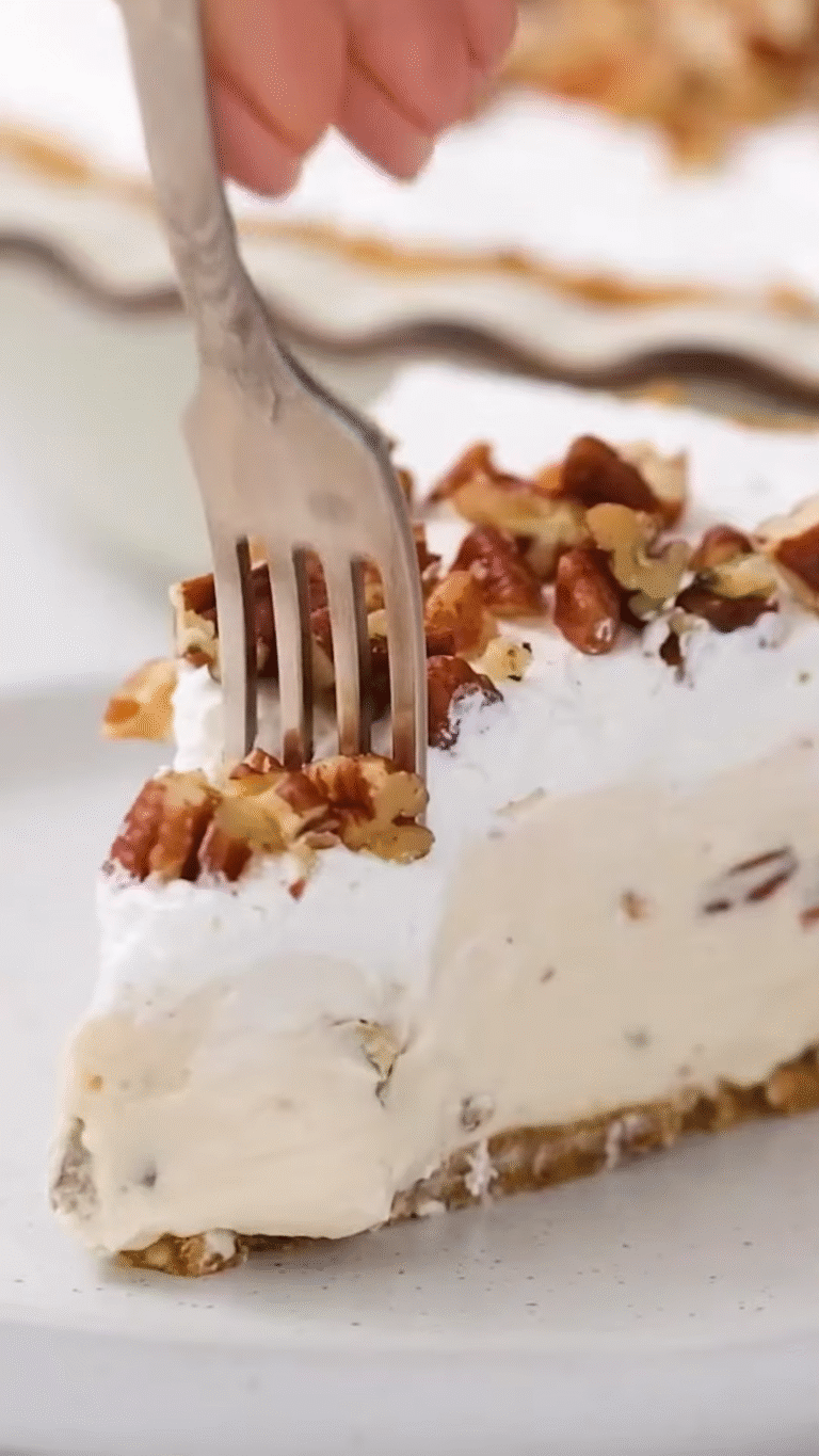 🥧 Dreamy Pecan Cream Pie with Toasted Pecans