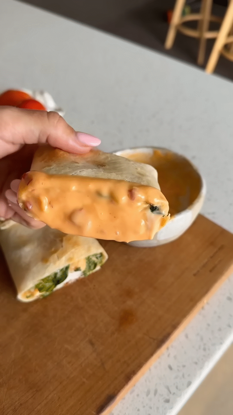 🌯🔥 Sweet Chili Chicken Wraps: A Flavor-Packed Lunch You’ll Love