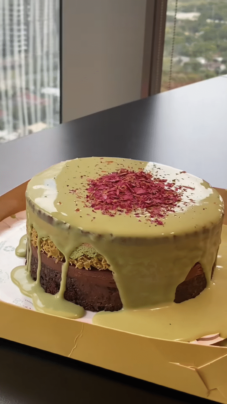 🎂 Pistachio Mascarpone Layer Cake