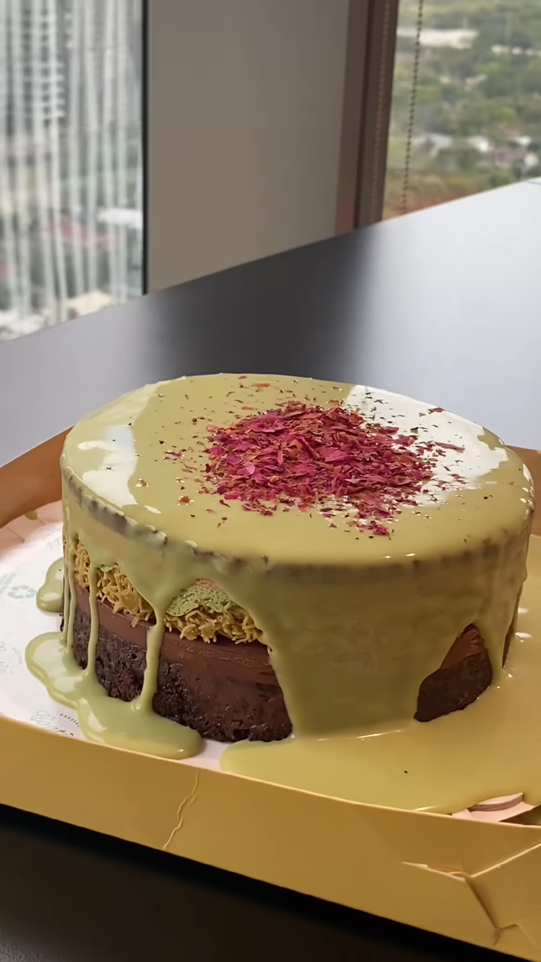 🎂 Pistachio Mascarpone Layer Cake